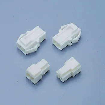 ワイヤー・ツー・ワイヤー／電源コネクタ — 4.2 mm